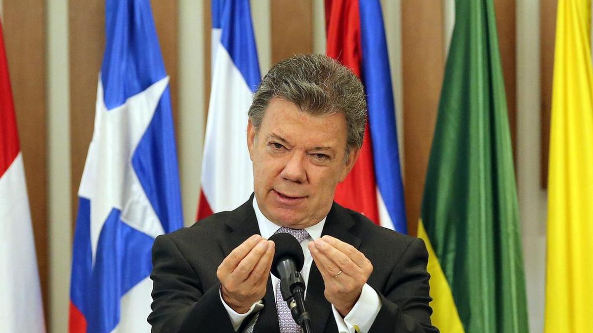 El presidente de Colombia Juan Manuel Santos habla durante la instalación de la Décima Reunión de Ministros de Justicia de las Américas el jueves 15 de octubre de 2015, en Bogotá.