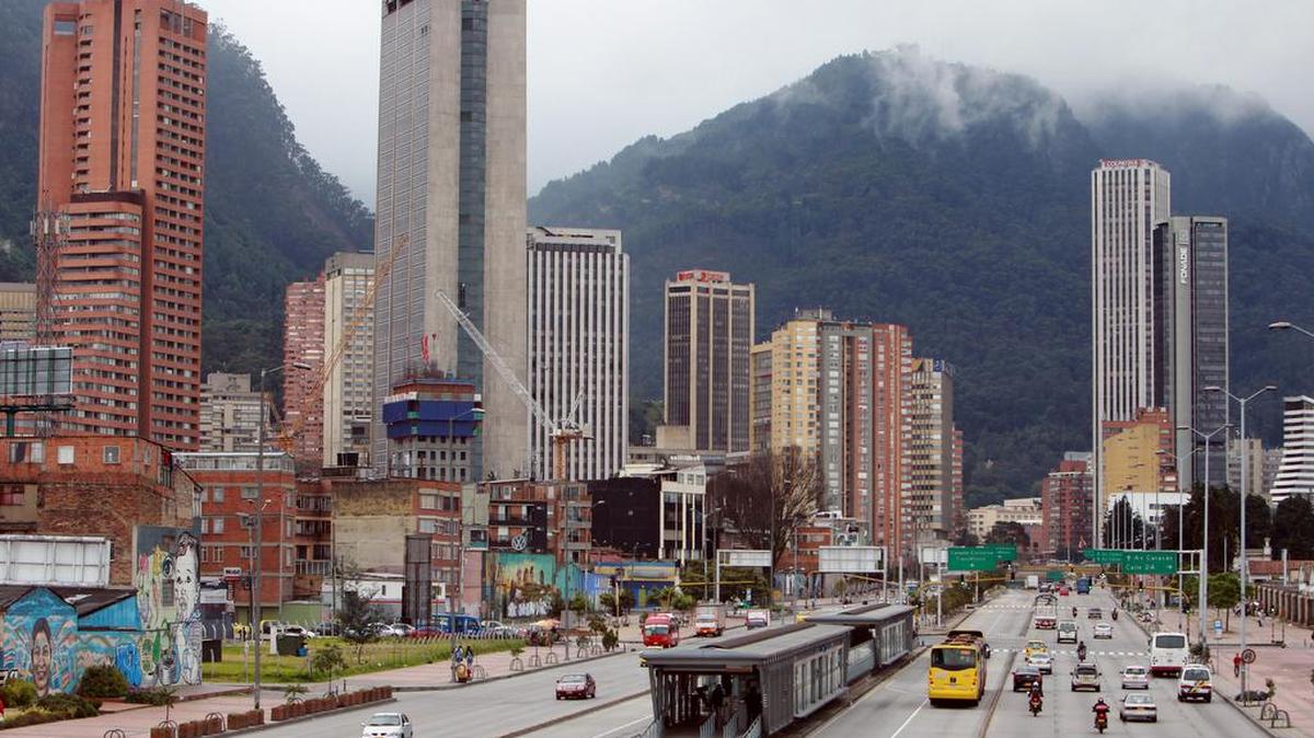 Una fotografía de Bogotá el sábado 5 de Agosto de 2017, (Colombia). Bogotá cumple este domingo 479 años con una fortaleza económica que le permite aportar el 25.7 % del PIB de Colombia, equivalente a 73,000 millones de dólares.