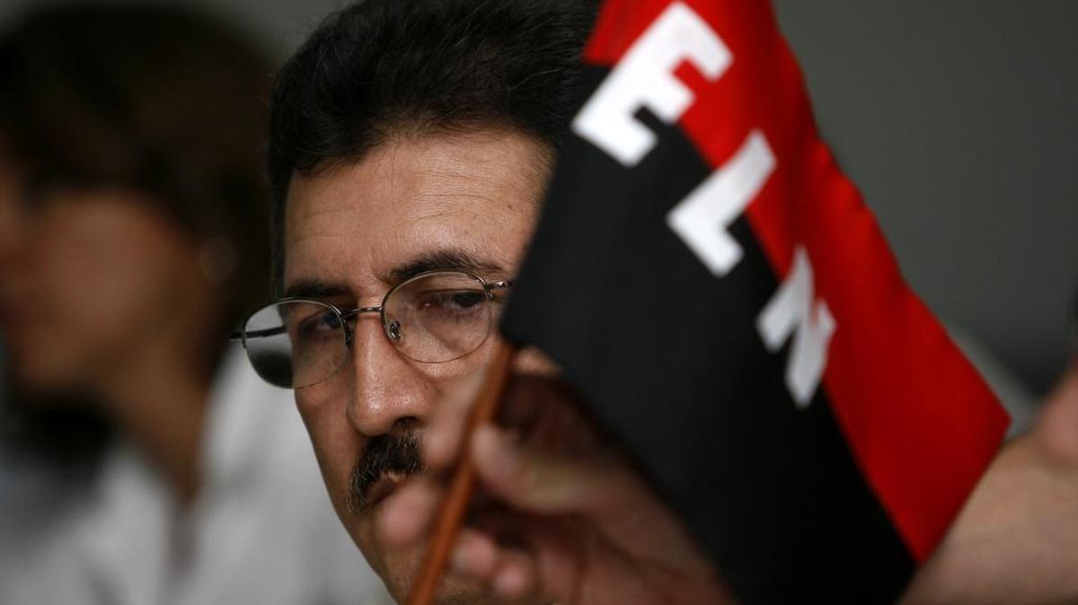 Foto de archivo del 2006 de Antonio García, uno de los líderes del grupo guerrillero Ejército Nacional de Liberación (ELN).