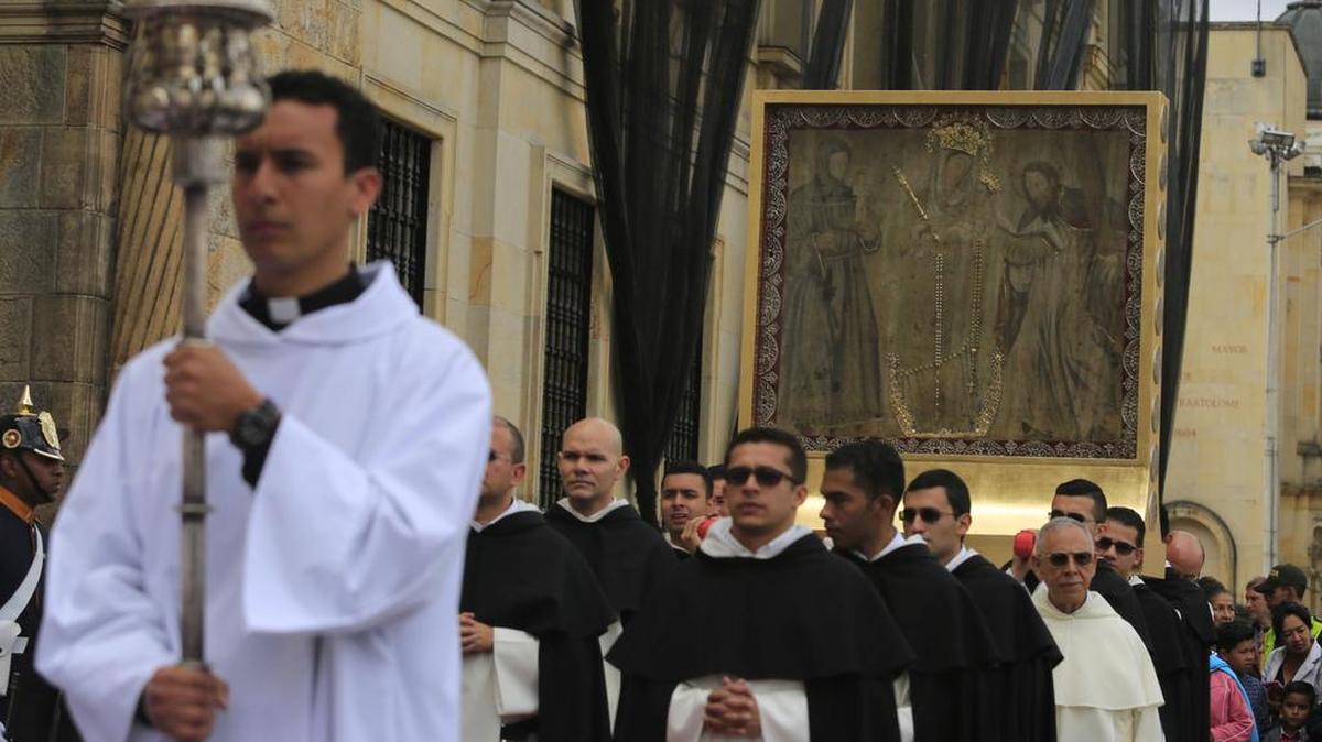 El lienzo de la Virgen de Chiquinquirá es trasladado a la Catedral Primada el sábado 2 de septiembre de 2017, en Bogotá, Colombia. El papa Francisco visitará la Catedral como parte de su visita a Colombia.