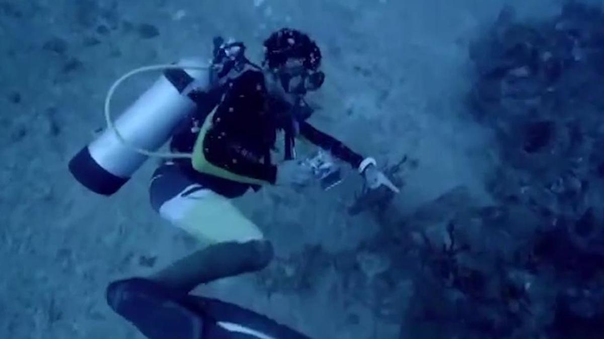 Dos ex agentes llegaron a las costas colombianas para buscar un submarino que se habría hundido en la zona. El episodio fue transmitido en el programa “Diving For The Wreck Of Escobar’s Submarine” (Buceando por los restos del submarino de Escobar), del canal Discovery UK
