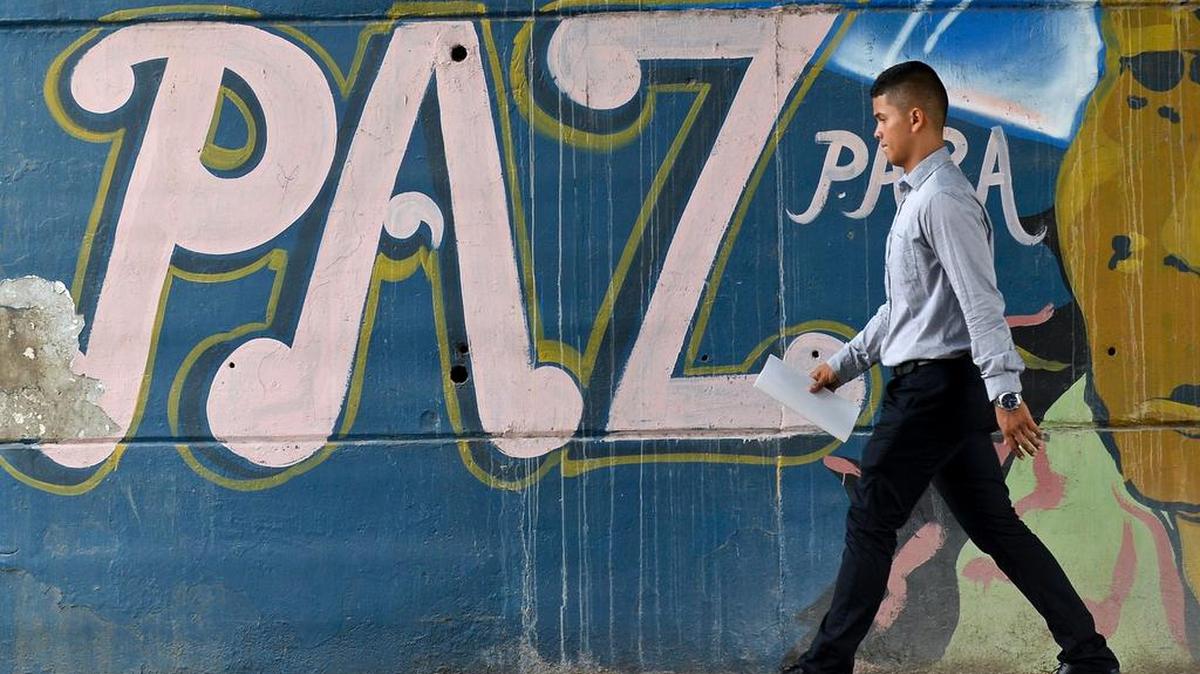 Alcanzar la paz con las FARC no significará el fin total del conflicto militar en Colombia, donde aún resta llegar a un acuerdo con la guerrilla del Ejército de Liberación Nacional (ELN).