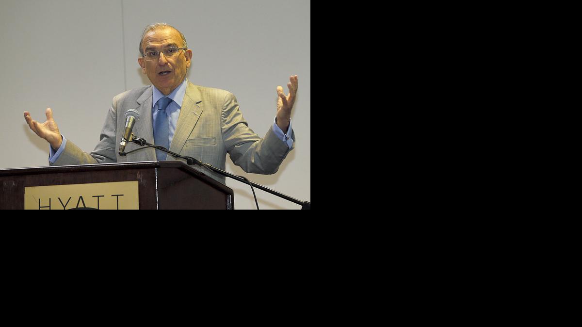 
Humberto de la Calle, jefe de la delegación del gobierno colombiano, durante el encuentro con empresarios organizado esta semana en Miami por la Cámara de Comercio Colombo Americana.


