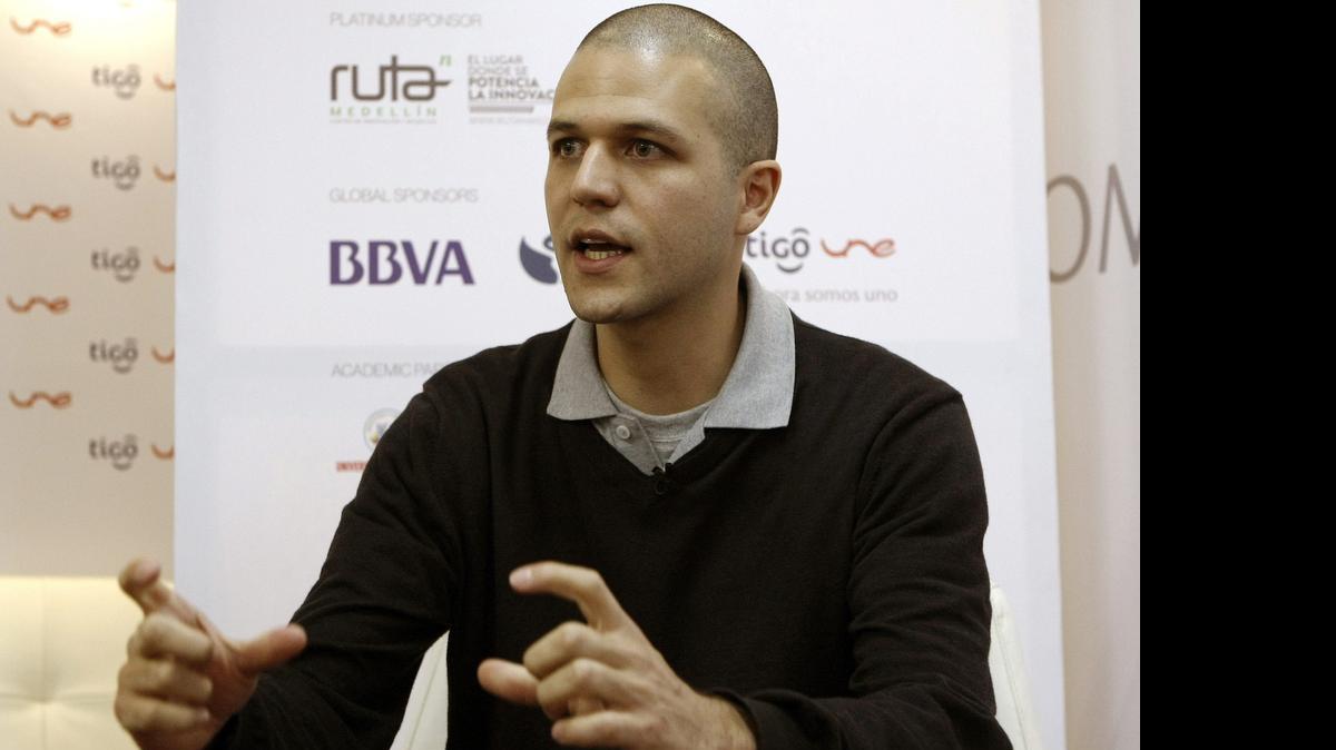 
El emprendedor Javier Betancur, creador de una plantilla adaptable a cualquier calzado que mitiga el impacto de las minas antipersonales, fue elegido el miércoles 13 de mayo de 2015, como el Innovador del Año en Colombia por la revista MIT Technology Review en español, en el marco de la conferencia de tecnologías emergentes EmTech, que se realiza en Medellín, Colombia. 
