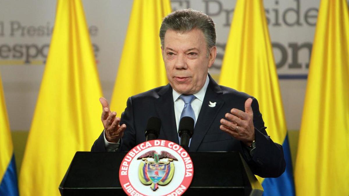 El presidente de Colombia, Juan Manuel Santos, da una conferencia de prensa el jueves 3 de agosto de 2017, en Bogotá (Colombia).