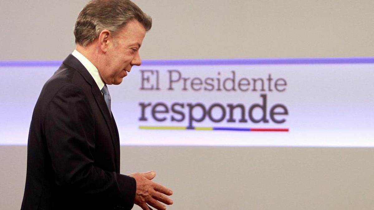 El presidente de Colombia, Juan Manuel Santos, llega a una conferencia de prensa el 3 de agosto de 2017, en Bogotá.