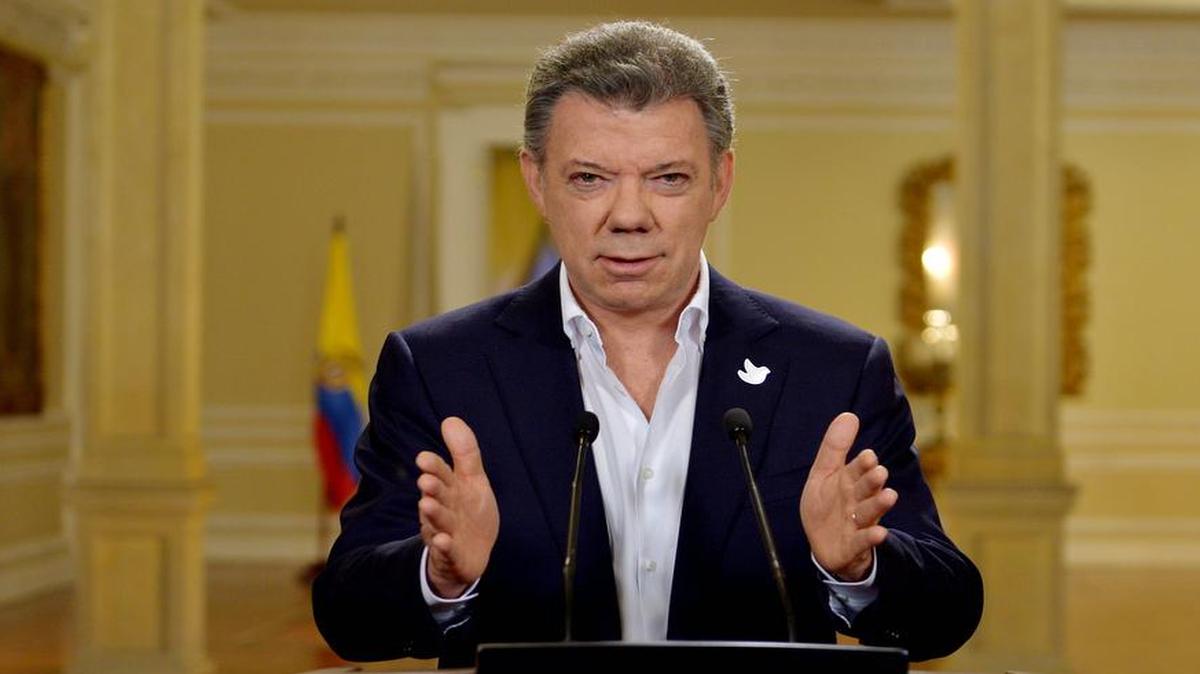 
El presidente de Colombia, Juan Manuel Santos, durante una alocución el domingo 12 de julio de 2015, en el Palacio de Nariño de Bogotá (Colombia).
