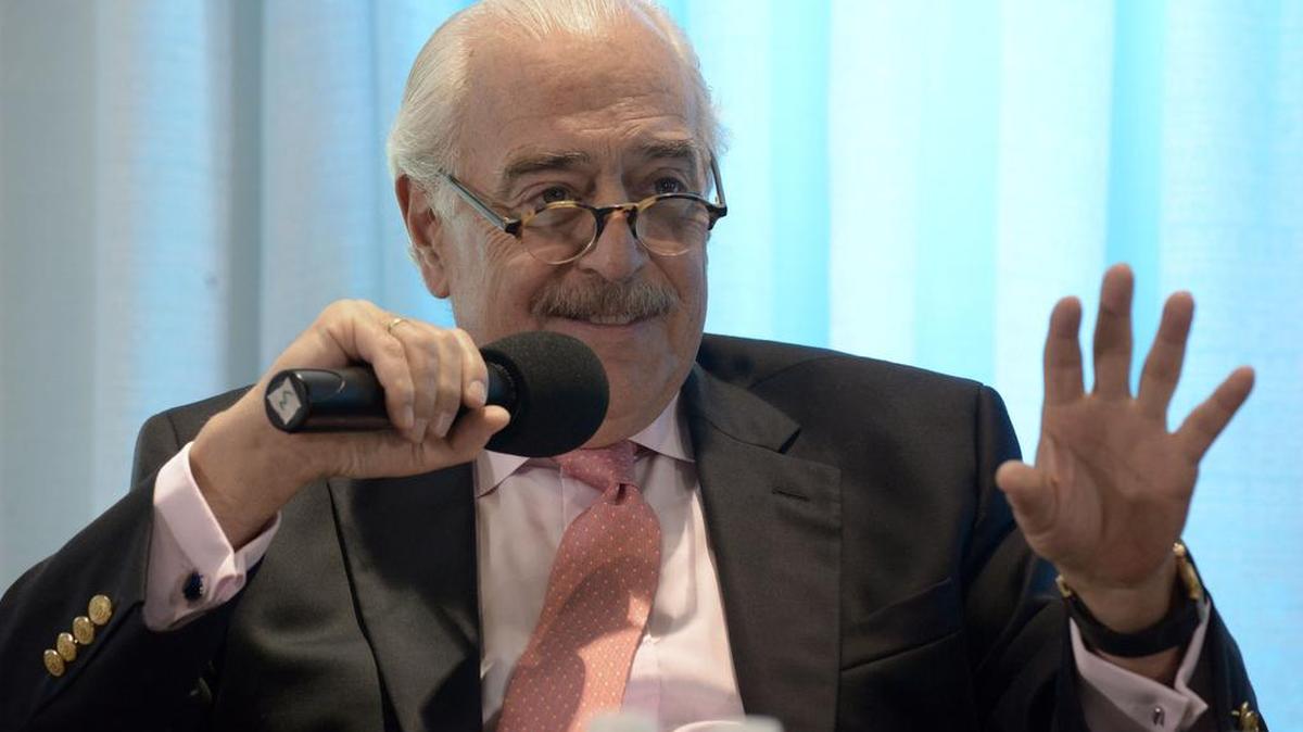 El ex presidente de Colombia, Andrés Pastrana, habla en la cátedra Mezerhane sobre Democracia, Estado de Derecho y Derechos Humanos el 20 de octubre de 2016, en Miami (EEUU).