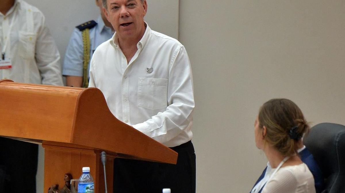 El presidente colombiano Juan Manuel Santos da un discurso durante la firma del cese el fuego con las FARC, el jueves 23 de junio en La Habana.