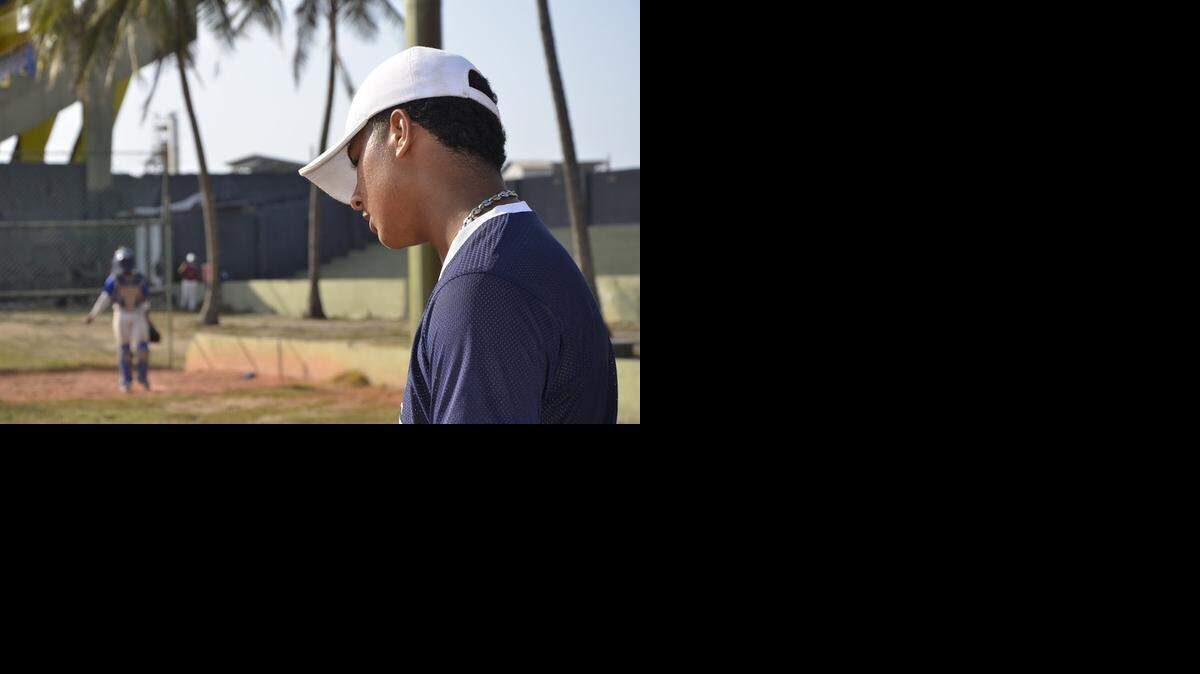 <cutline_leadin>Un adolescente,</cutline_leadin> que no quiso ser identificado, practica en el estadio Tomás Arrieta de Barranquilla.