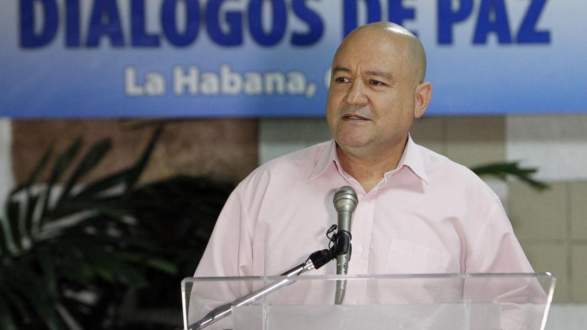 El miembro del secretariado de las FARC-EP, Luis Antonio Losada Gallo, alias Carlos Antonio Lozada, durante una conferencia de prensa el domingo 6 de marzo del 2016, al Palacio de Convenciones de La Habana (Cuba) donde continúan los diálogos de paz con los representantes de las guerrillas de las FARC-EP y el Gobierno colombiano.