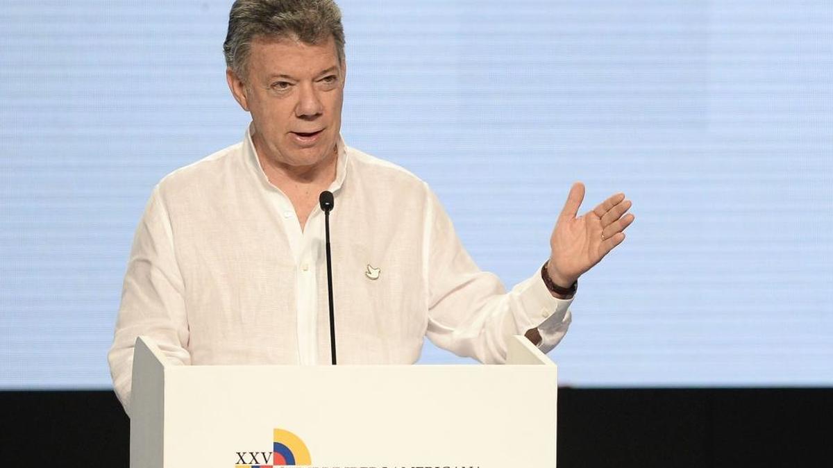 El presidente colombiano Juan Manuel Santos habla durante la Cumbre Iberoamericana XXV, el 29 de octubre en Cartagena, Colombia.