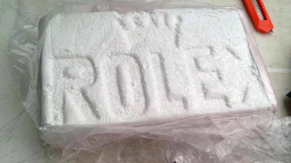 La Policía Nacional de Colombia informó de la incautación, en el suroeste del país, de más de una tonelada de cocaína perteneciente al Clan del Golfo, organización criminal que pretendía transportarla a Europa y la había marcado con la etiqueta "Rolex".