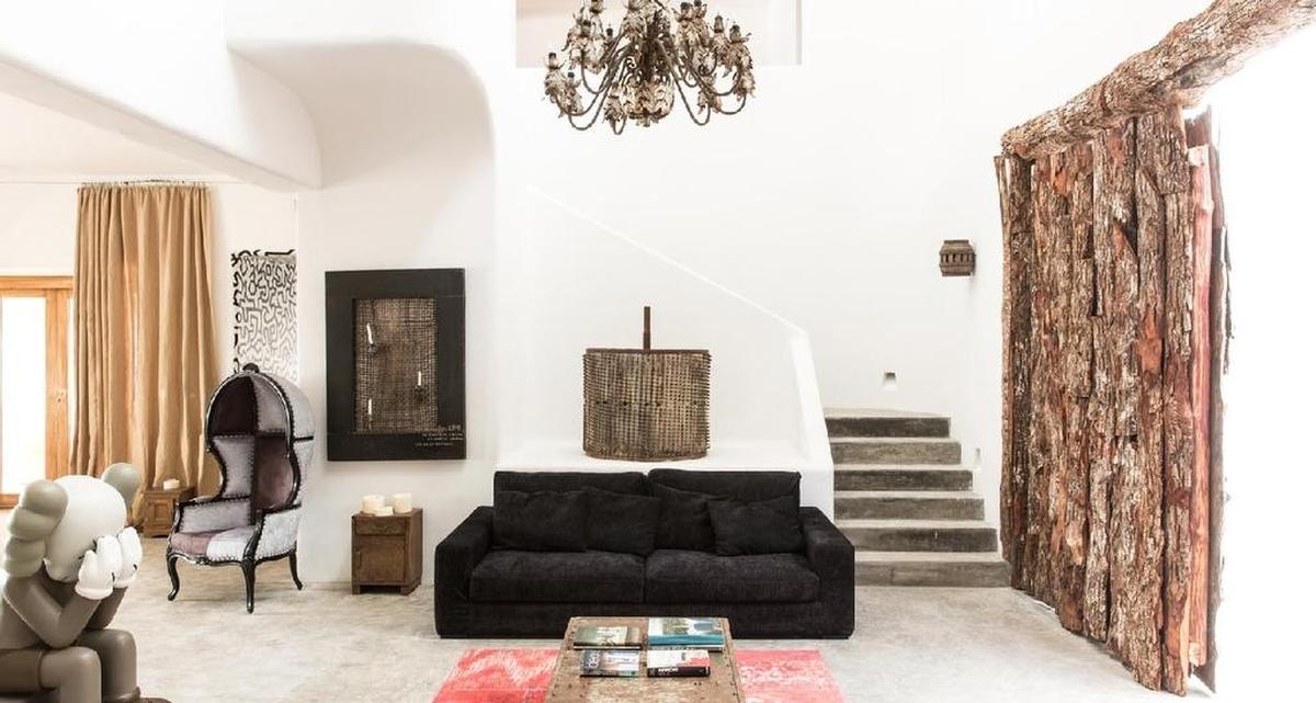 El resort Casa Malta está ubicado en la isla de Tulum, en México. Fue restaurado por su dueño Lio Lamca, un coleccionista de arte que reside en Nueva York.