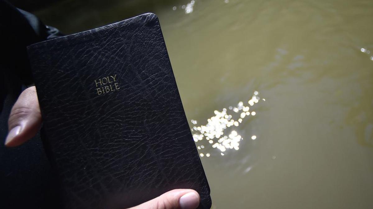 Las biblias robadas tienen un precio en el mercado que oscila entre los 8,000 y 170,000 pesos (entre unos $3 y $58).