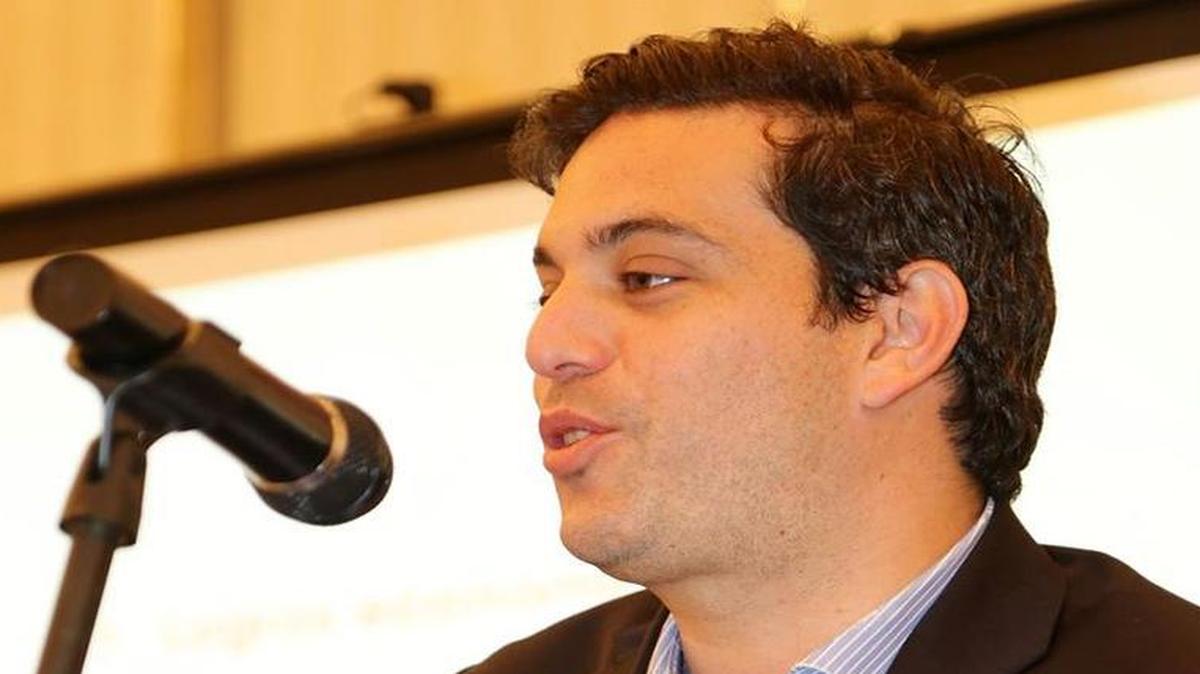 

“Si se logra dar un proceso de paz Colombia no va a empezar desde cero. Colombia tiene una constitución, muchas cosas que funcionan bien en el país y la certeza de que lo bueno que tiene el país siempre va a ser suficiente para resolver lo malo”, dijo Simón Gaviria, director nacional de Planeación de Colombia, el martes en Miami.

