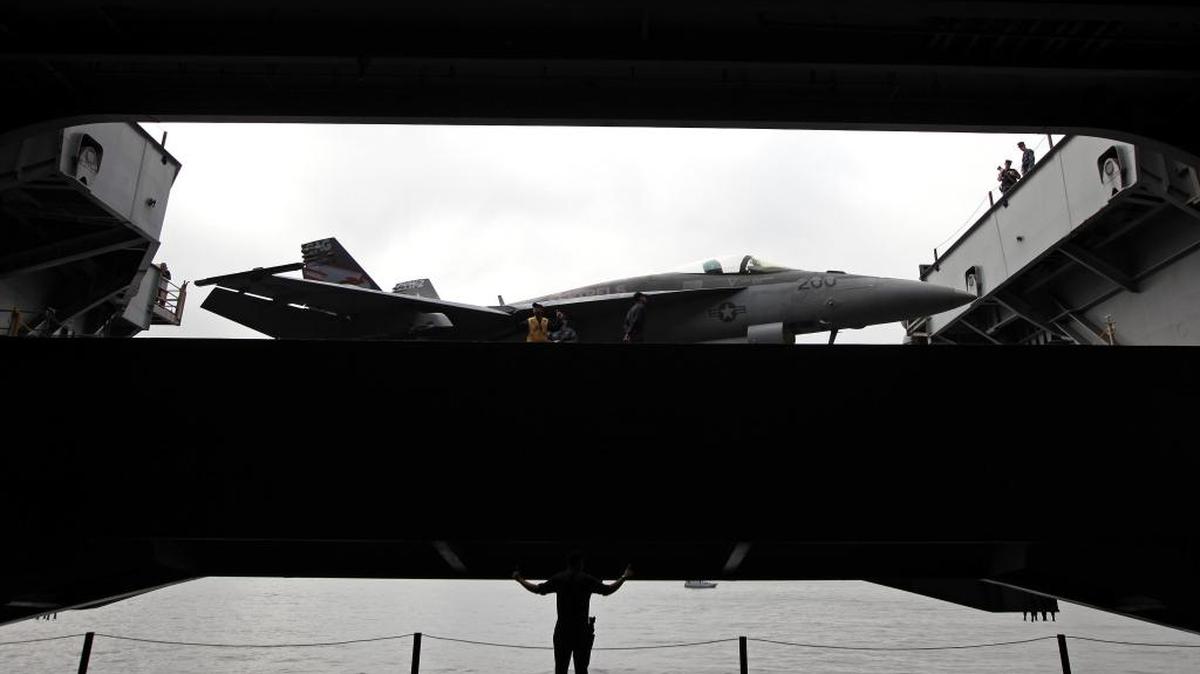 Fotografía del portaaviones estadounidense USS George Washington (CVN 73) el martes 24 que llegó esta semana a Río de Janeiro como parte de la Unitas Amphibious 2015, una serie de entrenamientos conjuntos que están realizando durante estas semanas divisiones de Infantería de Marina de ocho países americanos en Brasil.