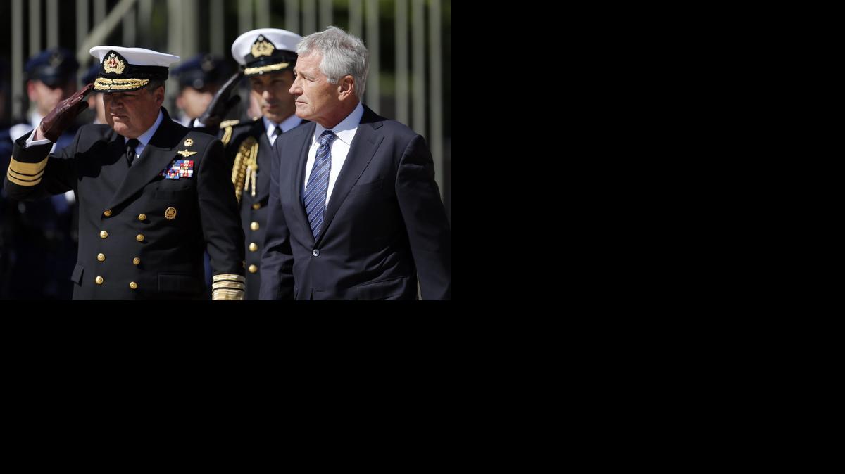 
El secretario de Defensa de los Estados Unidos, Chuck Hagel (der.), llega el sábado al Ministerio de Defensa de Chile para sostener un encuentro bilateral con su homologo Jorge Burgos.
