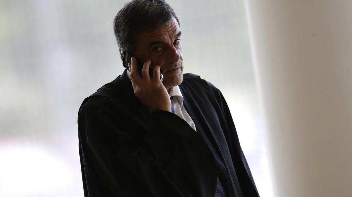 Fotografía de archivo del 20 de abril de 2016 de el abogado general del Estado José Eduardo Cardozo durante una sesión de la Corte Suprema de Brasil en Brasilia (Brasil).