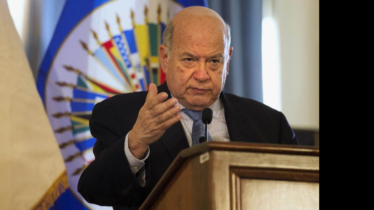 
El secretario general de la Organización de Estados Americanos (OEA), José Miguel Insulza, defiende en un libro haber dejado la puerta abierta para la vuelta de Cuba al organismo. 
