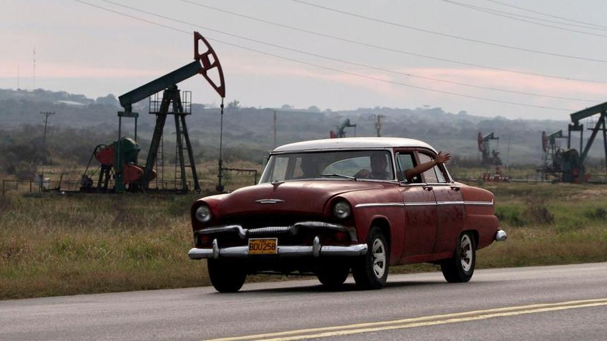 Imagen de archivo de 2012 de pozos de petróleo en Santa Cruz del Norte, Cuba.