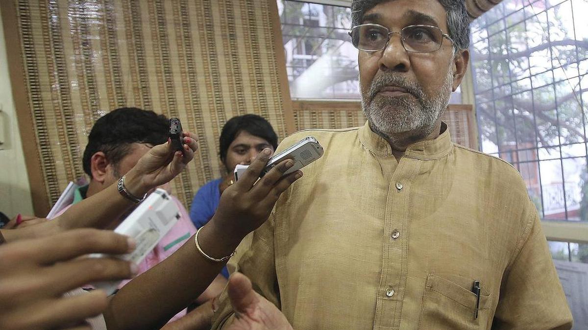 El presidente de la Marcha Global contra el Trabajo Infantil, el indio Kailash Satyarthi, al conocer que ha ganado el premio Nobel de la Paz 2014, en sus oficinas de Nueva Delhi (India), el viernes 10 de octubre de 2014.