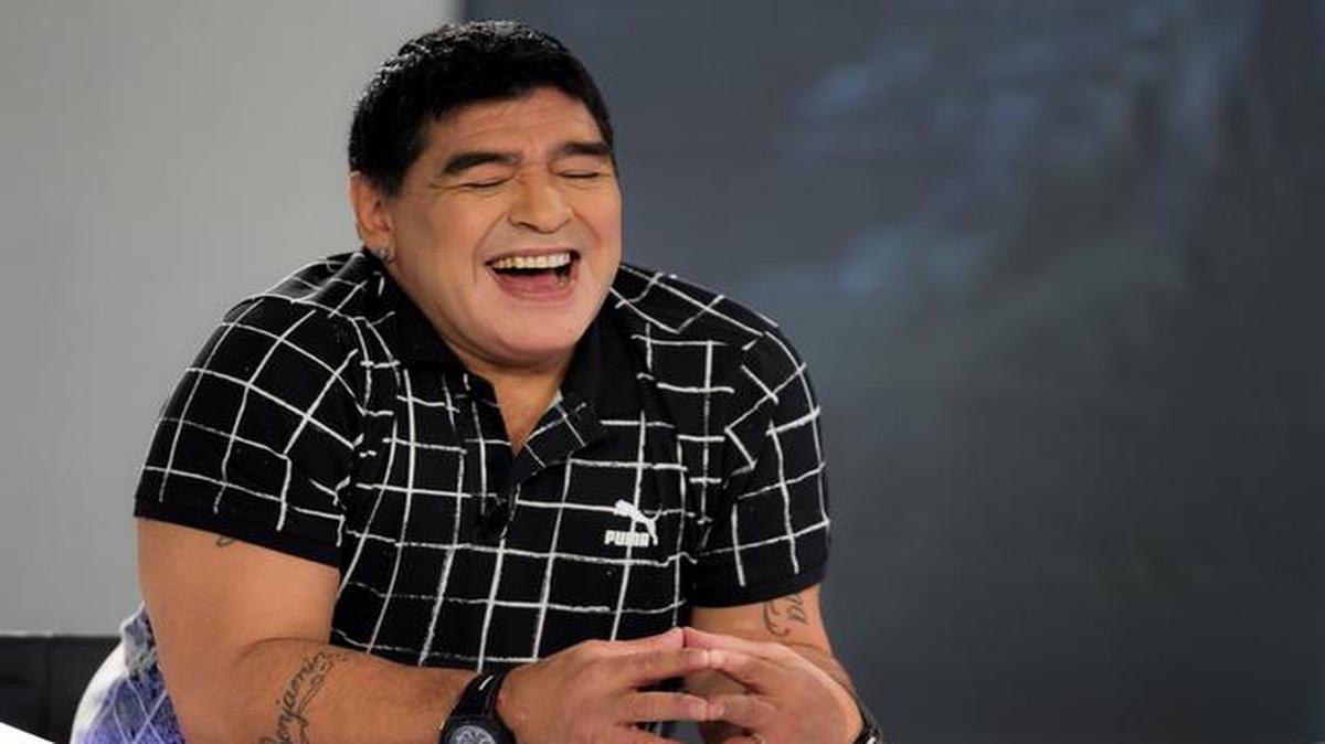 
El exjugador de fútbol argentino Diego Maradona participa en su programa de televisión "De Zurda Viajero”, el sábado 28 de febrero de 2015, en la ciudad de Caracas, Venezuela.

