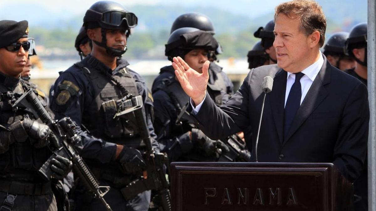 El presidente panameño, Juan Carlos Varela, anuncia el lanzamiento de la "Operación Escudo".