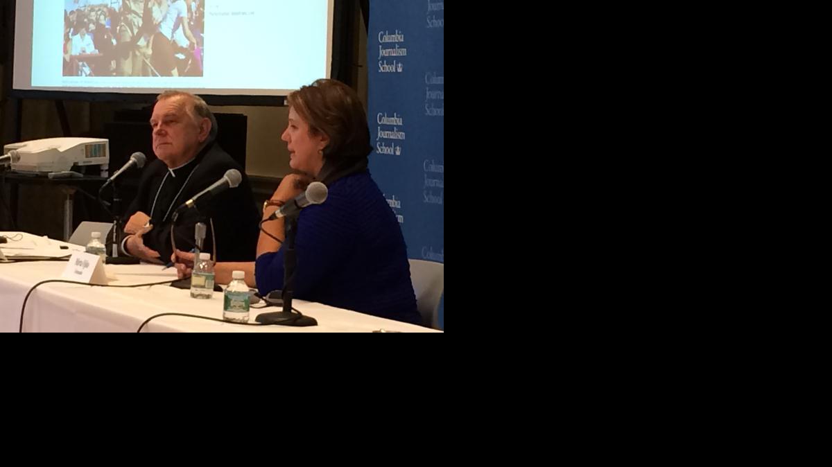 
El Arzobispo de Miami, Thomas Wenski y la periodista Mirta Ojito, directora de News Standards de Telemundo, durante la conferencia.
