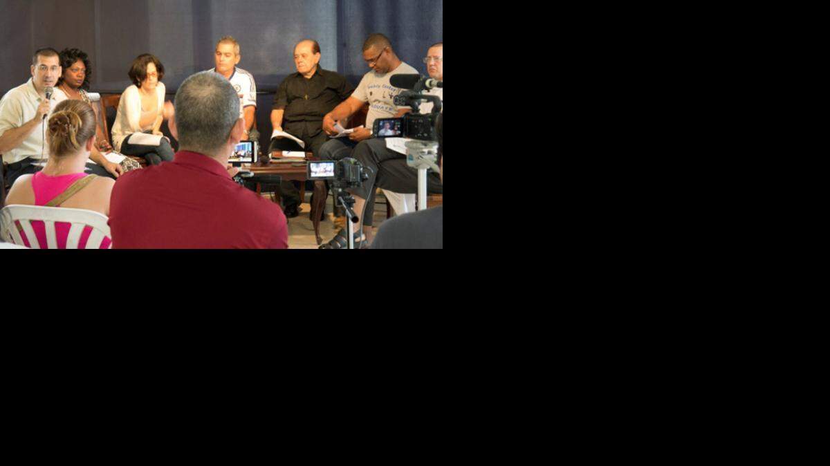 
Antonio G. Rodiles, de Estado de SATS, habla el jueves en el Foro por los derechos y libertades realizado en La Habana.
