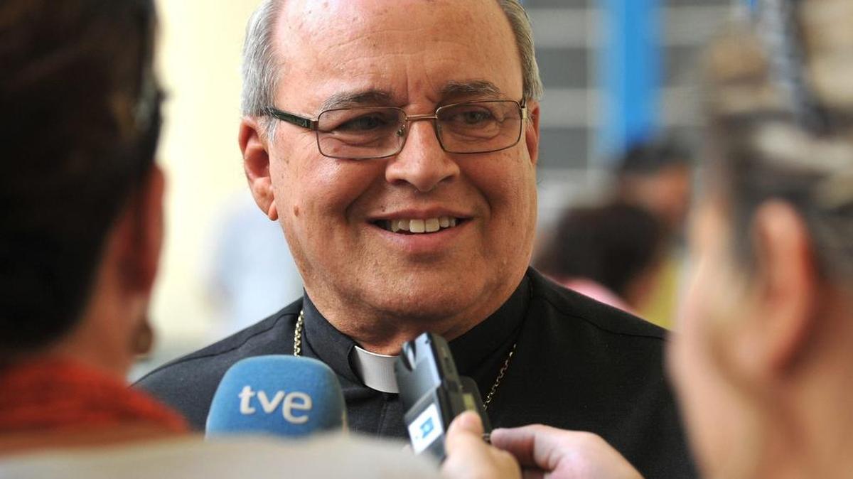 La revista Palabra Nueva, de la Arquidiócesis de La Habana, y que encabeza el cardenal Jaime Ortega, dijo que “un paso necesario sería remover las restricciones”.
