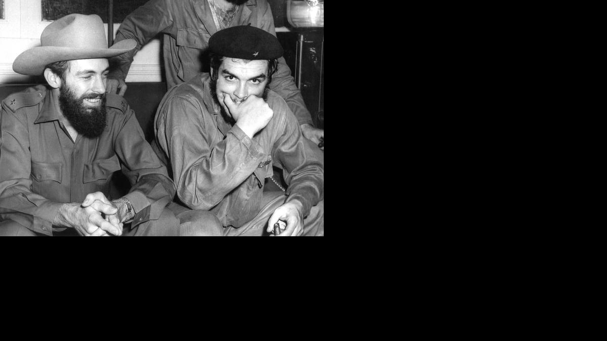 
Dos de los comandantes que lucharon en la revolución cubana: Camilo Cienfuegos (izq.) y Ernesto ‘Che’ Guevara, en una foto de 1959.
