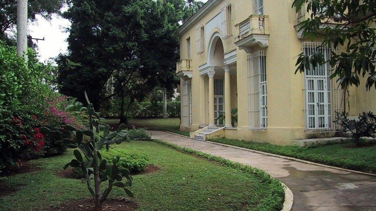 Residencia de la familia de Jeannette Schechter en La Habana, que hoy es ocupada por un embajador. Con el ajuste de la inflación, las reclamaciones ascienden a $7000 millones.