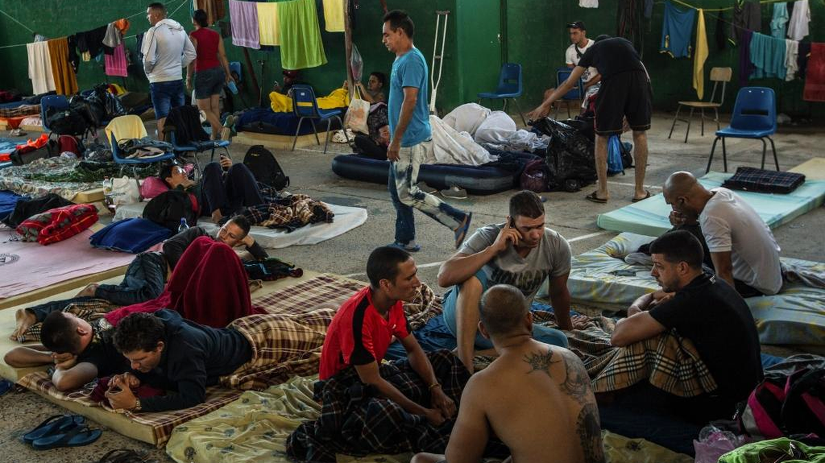 Migrantes cubanos en el refugio temporal de La Cruz, en Costa Rica, el 6 de enero. 