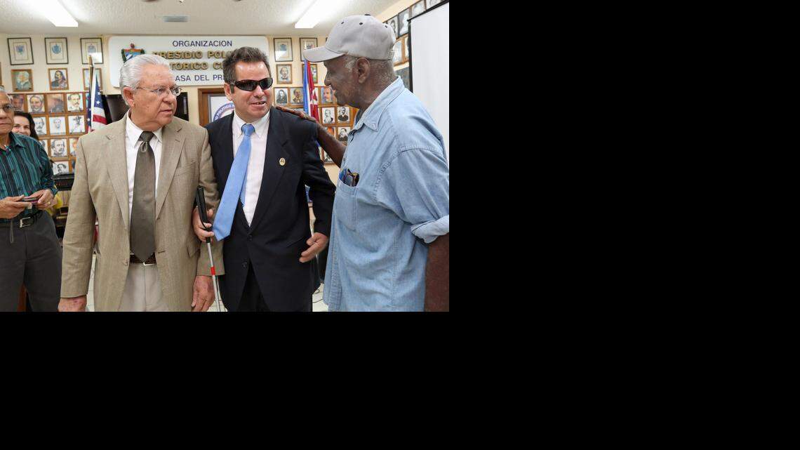 El disidente cubano Juan Carlos González Leiva durante una conferencia de prensa en la Pequeña Habana tras su participación ante la ONU.
