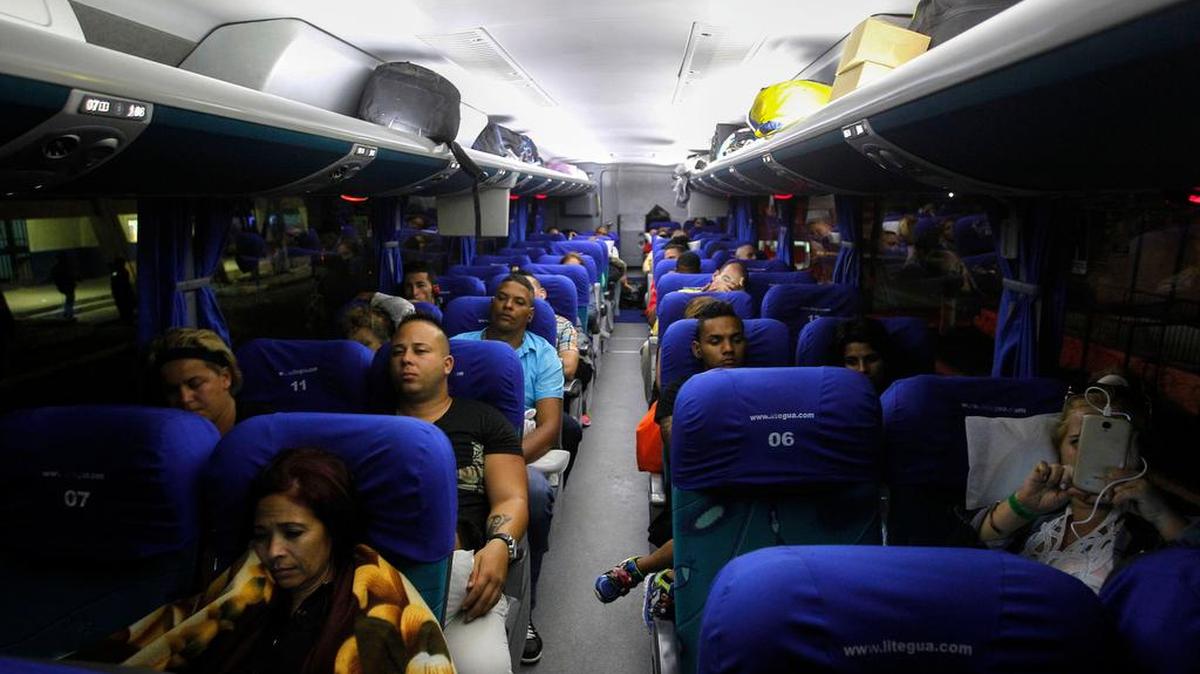 Un grupo de 184 migrantes cubanos, que salió de Costa Rica en su ruta hacía EEUU, arribó a Guatemala luego de un viaje por tierras salvadoreñas.