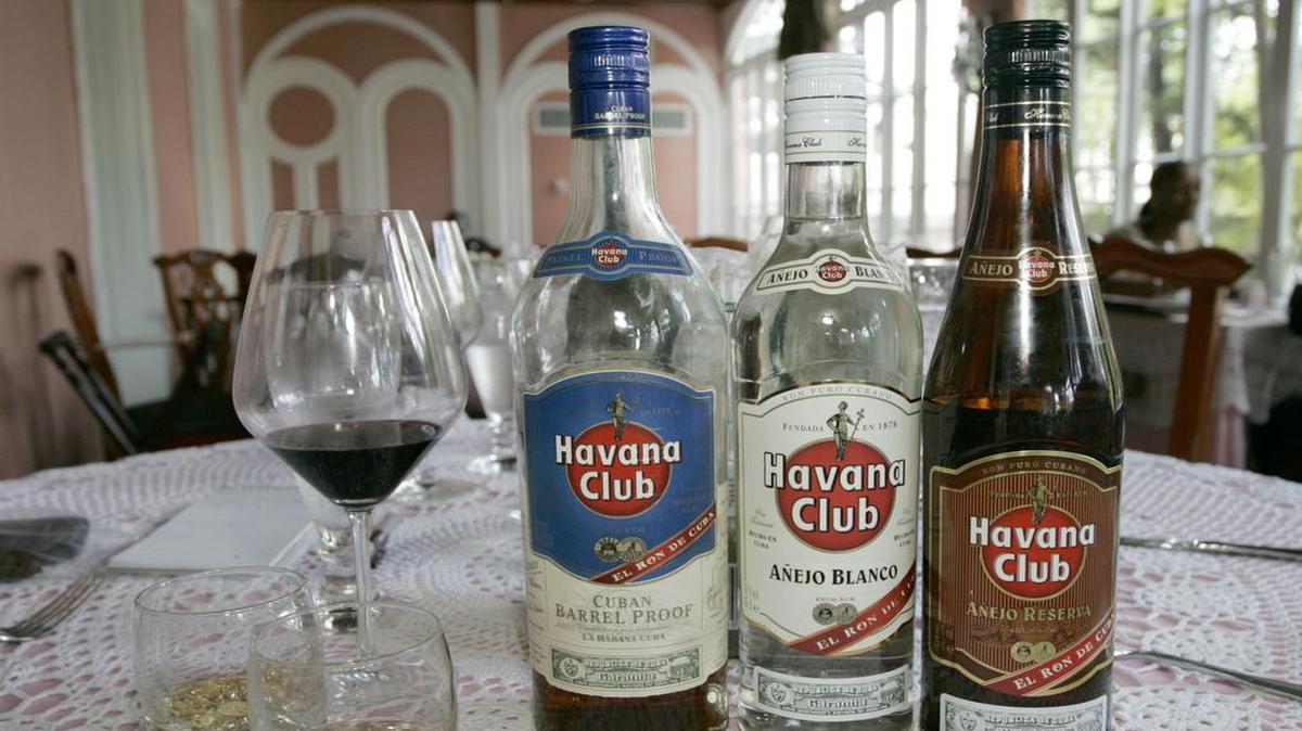 Muestra de productos de Havana Club producidos en Cuba.
