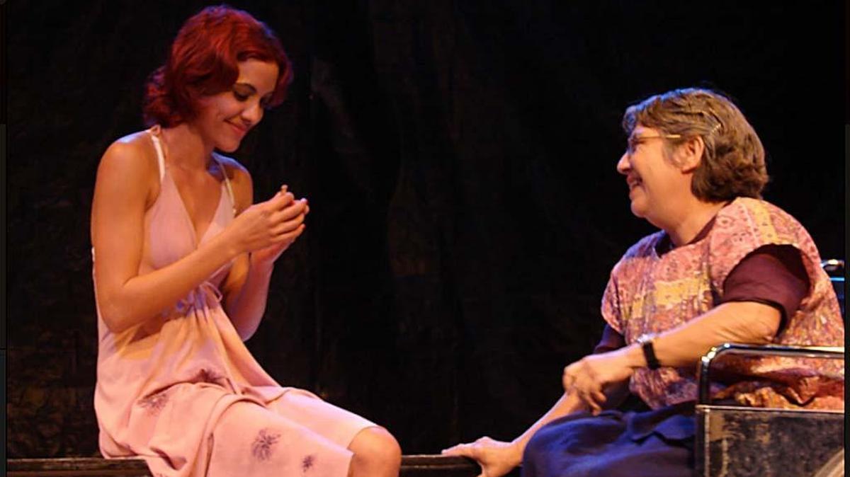 Xiomara Palacio (der.), actriz y fundadora del Teatro Nacional de Guiñol.