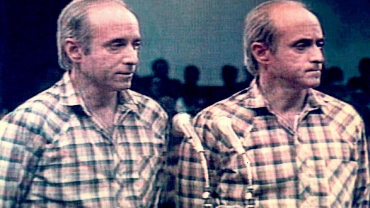 Imagen de julio de 1989 de los hermanos gemelos, el coronel Antonio de la Guardia (izq.) y del general de Brigada Patricio de la Guardia, durante el juicio en La Habana.