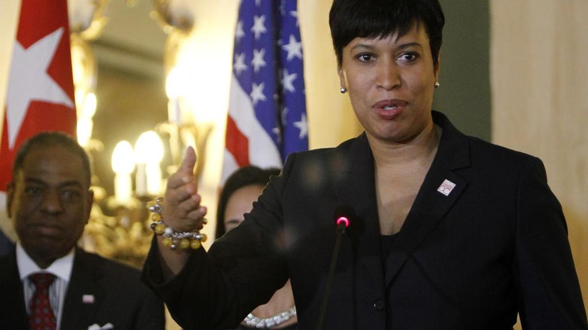 La alcaldesa de Washington D.C, Muriel Bowser, participa, el lunes 22 de febrero del 2016, en una conferencia de prensa en La Habana (Cuba).