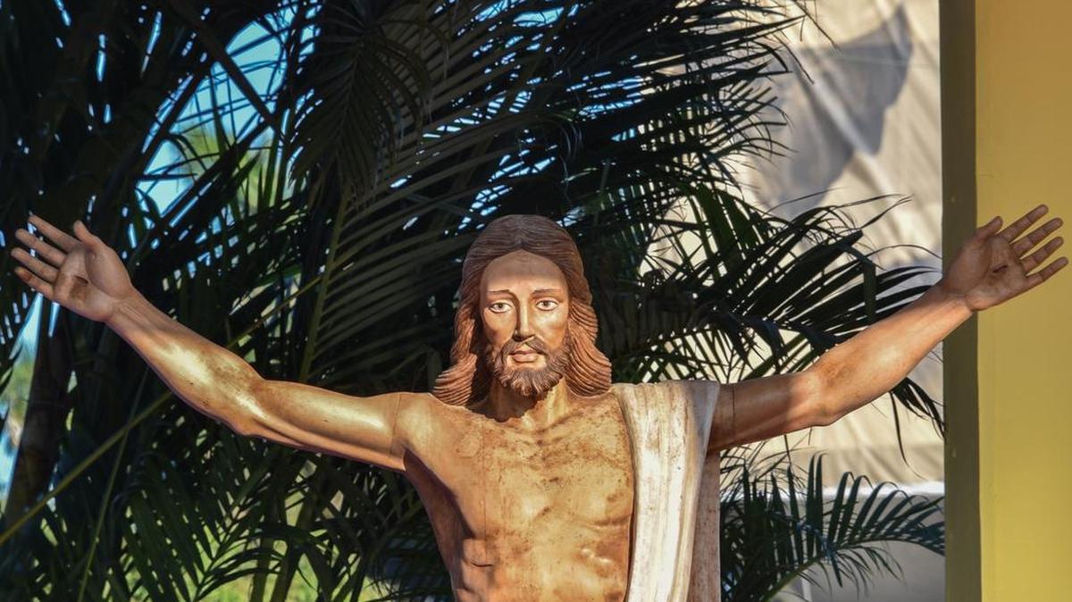
La estatua de Jesús en la Plaza de la Revolución de La Habana, donde el papa Francisco oficiará una misa este domingo 20 de septiembre.
