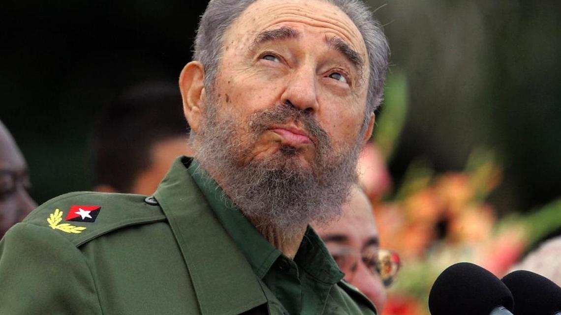 El líder cubano Fidel Castro, quien murió este viernes a los 90 años, guardó con especial celo su intimidad y pese a haber tenido una numerosa familia, entre hermanos, hijos, nietos o sobrinos intentó que su vida personal estuviera siempre marcada por la discreción.