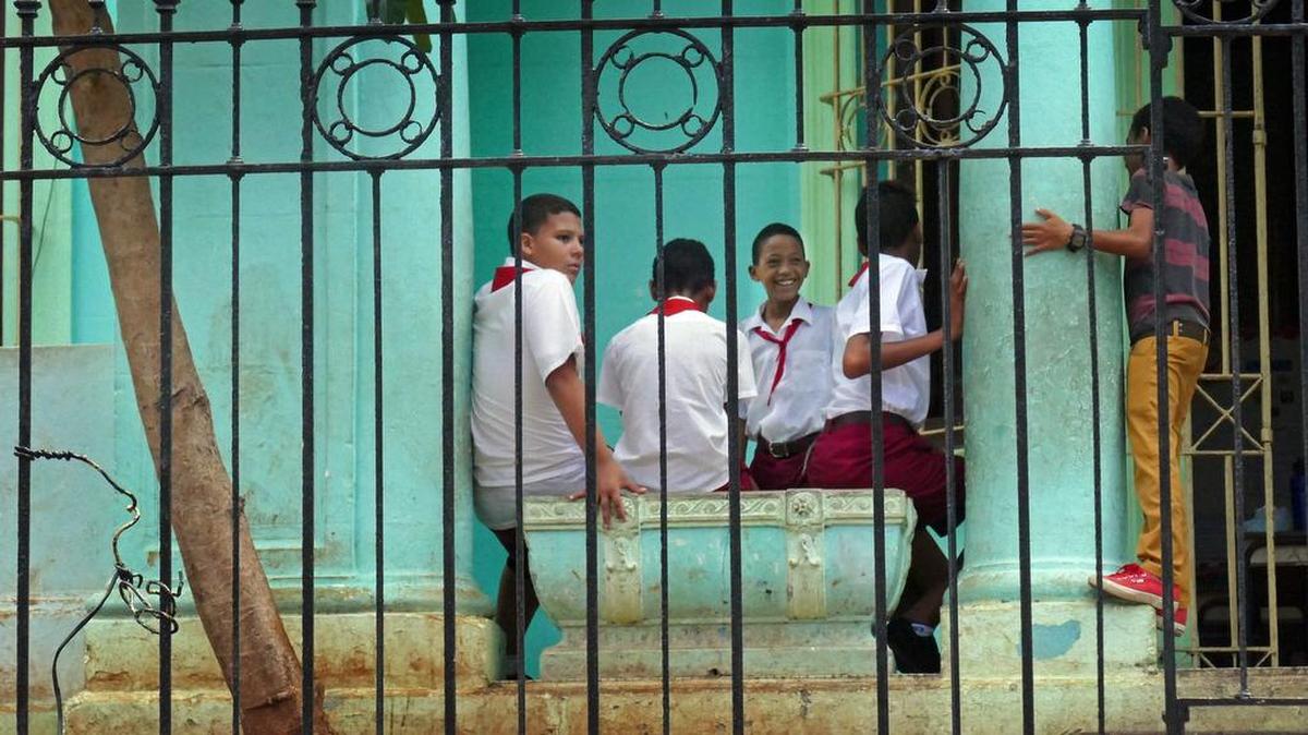 Estudiantes de la Escuela Primaria Hermanas Giral del Municipio Plaza en La Habana el viernes, 18 de septiembre de 2015. Foto de archivo.