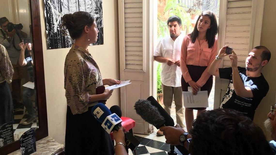 La ceremonia de entrega de la segunda edición de los premios Oswaldo Payá se celebró en La Habana sin la asistencia de los galardonados y varios invitados, a quienes el gobierno de la isla impidió su entrada.