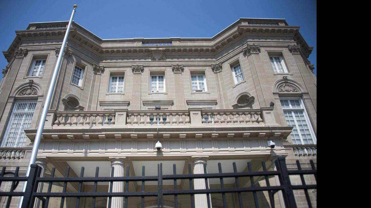 
Fachada de la sede la Sección de Intereses de Cuba, en Washington, que el 20 de julio se convertirá en la embajada de la isla caribeña. 
