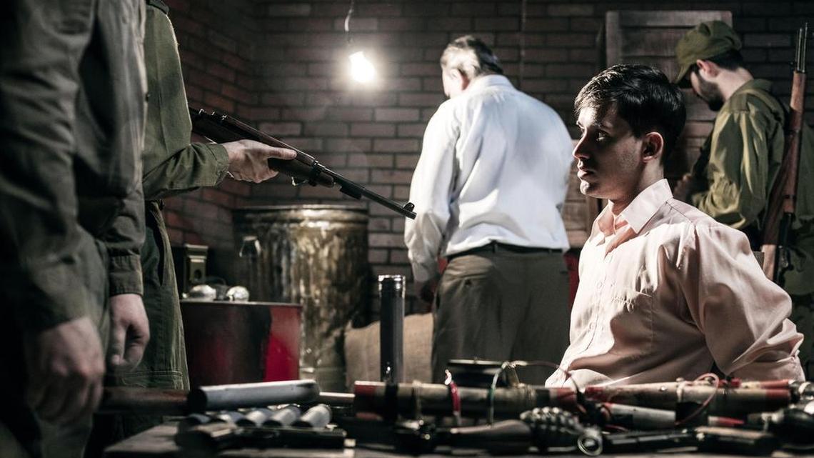 Fotograma cedido de la serie televisiva "Leyendas del exilio" que se estrena el domingo 22 de octubre de 2017, en el canal América Tevé.