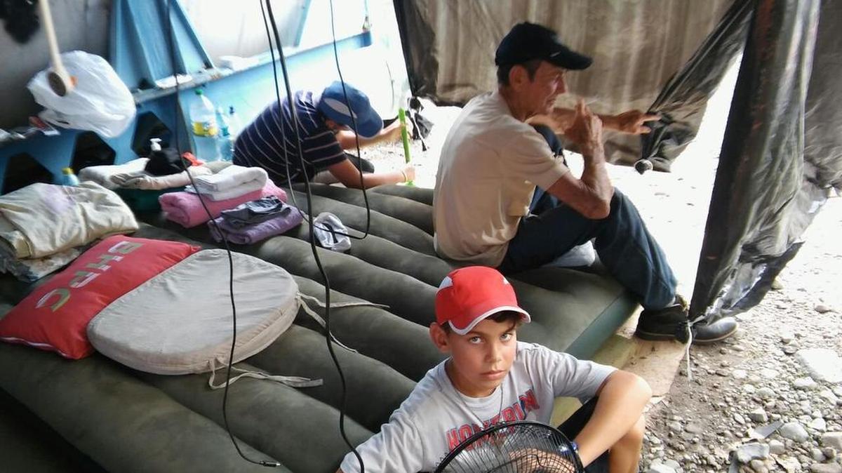 Alrededor de 500 migrantes cubanos varados en Paso Canoas, provincia de Chiriquí, están siendo trasladados a los hoteles Imperial y Galicia de la ciudad de David.