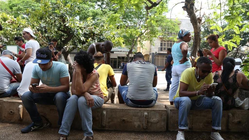 No cesan las malas noticias para cubanos: Otra embajada toma una decisión inesperada sobre citas