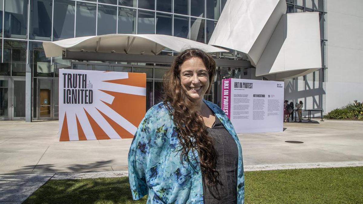 La artista cubana y activista por la libertad Tania Bruguera, después de su discurso en el New World Center en Miami Beach, el 5 de octubre del 2021.