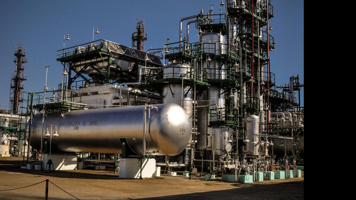 
Refinería de Cienfuegos, a 250 kilómetros al sureste de La Habana, que fue renovada con capital de una empresa venezolana-cubana. 
